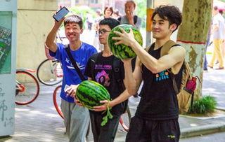 吃瓜学生时期,那些年我们一起“吃瓜”的日子