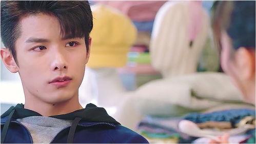 小娇妻露脸吃瓜,吃瓜群众热议不断!